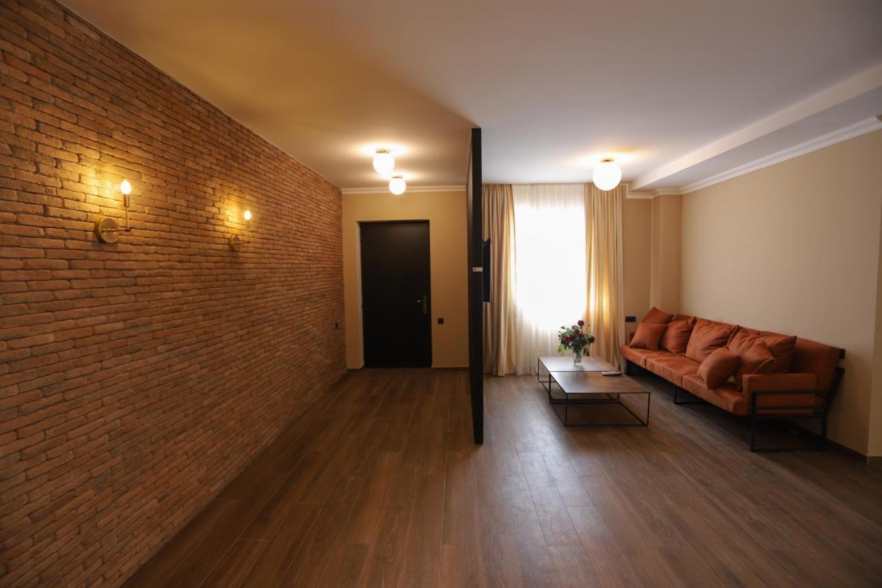 Hotel Inside Kazbegi Exterior photo